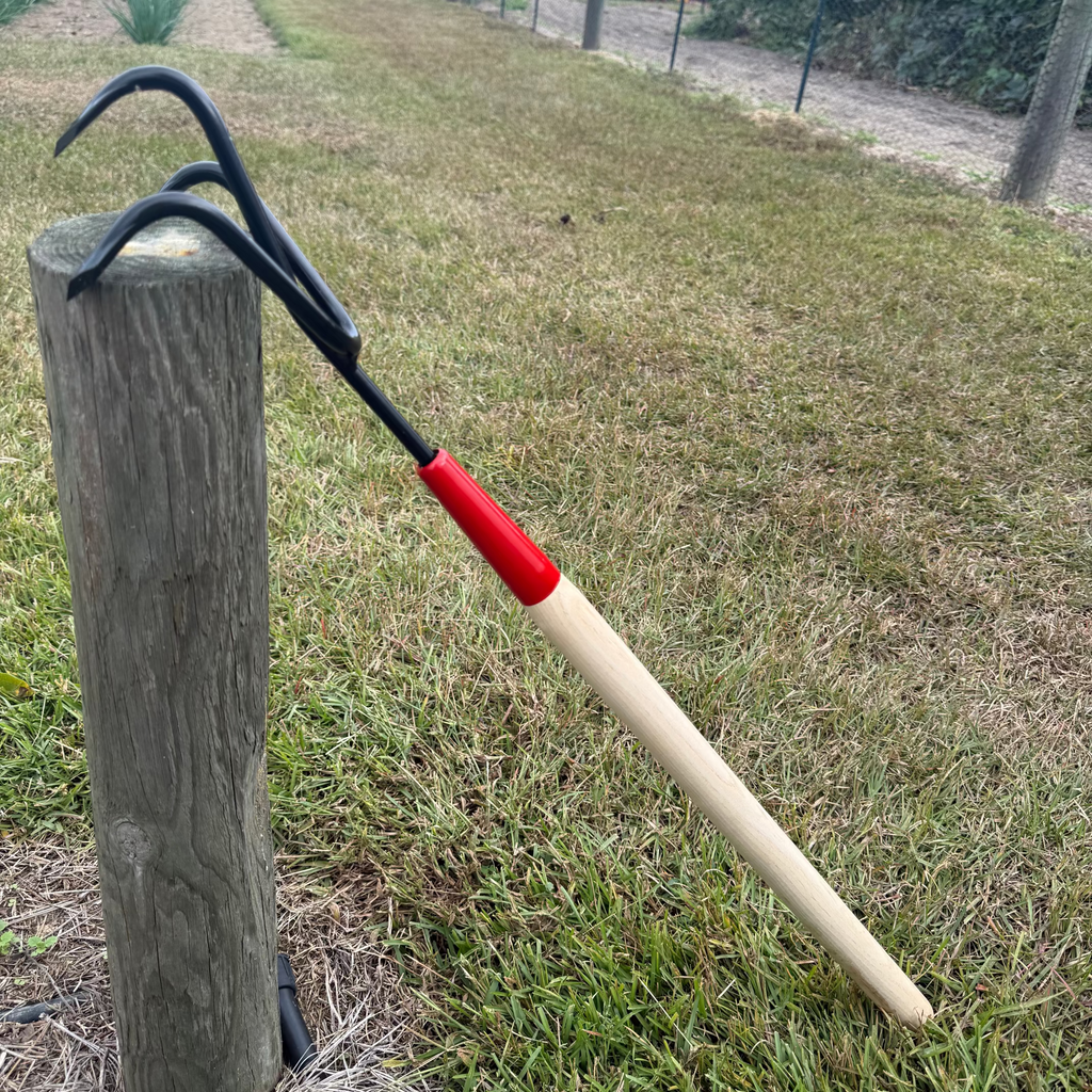 Short Handle Triple Tine Cultivator